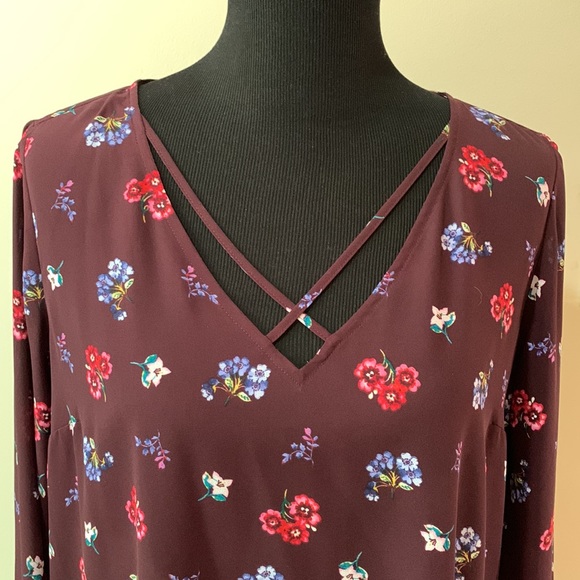 EUC Maroon Floral Sheer V-Neck Top - Picture 2 of 7